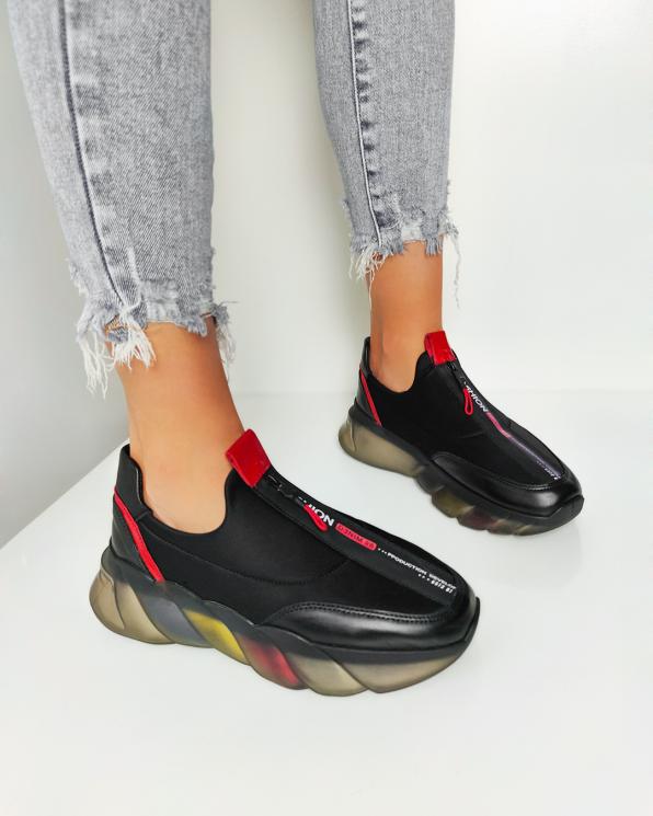 Czarno-czerwone sneakersy materiałowe z lampasem  086-306-CZAR-CZE