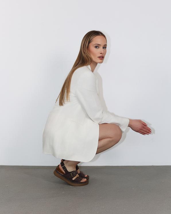 Czekoladowe sandały damskie zamszowe klamrami 105-02697-CZEKOL