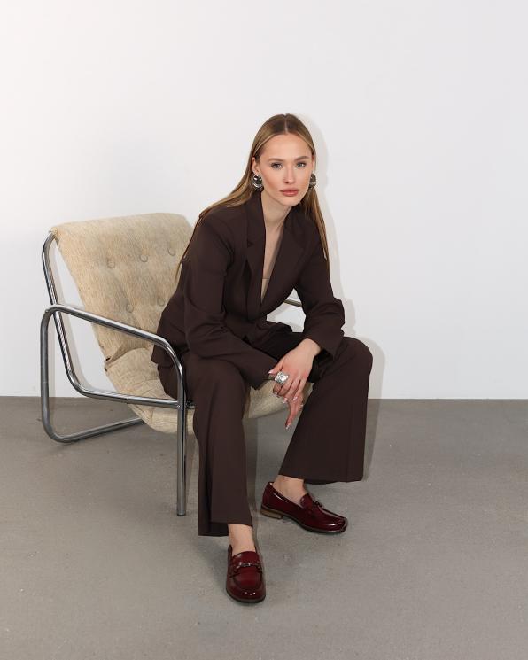 Bordowe mokasyny damskie ze skóry licowej 105-23181-BORDO