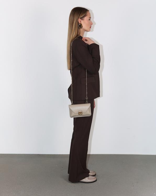 Beżowa mała torebka damska ze skóry licowej z łańcuszkiem 107-19-BEŻ