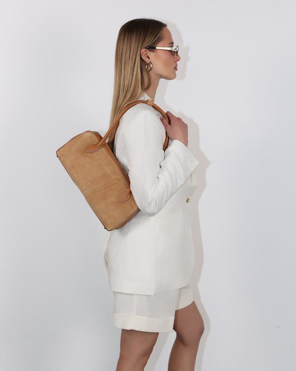 Ruda torebka damska typu bagietka ze skóry zamszowej 107-23-RUDY