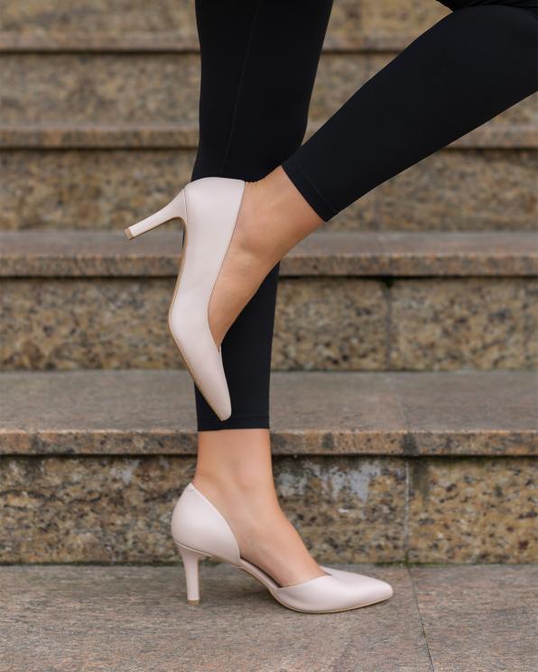 Beżowe czółenka damskie skórzane na szpilce  034-7873-BEŻ-LIC