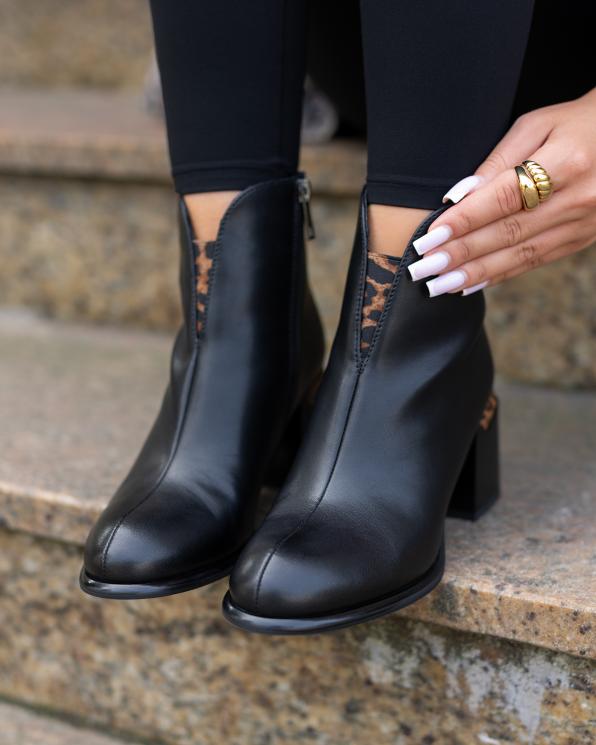 Czarne botki damskie skórzane na klocku  105-11866-CZARNY