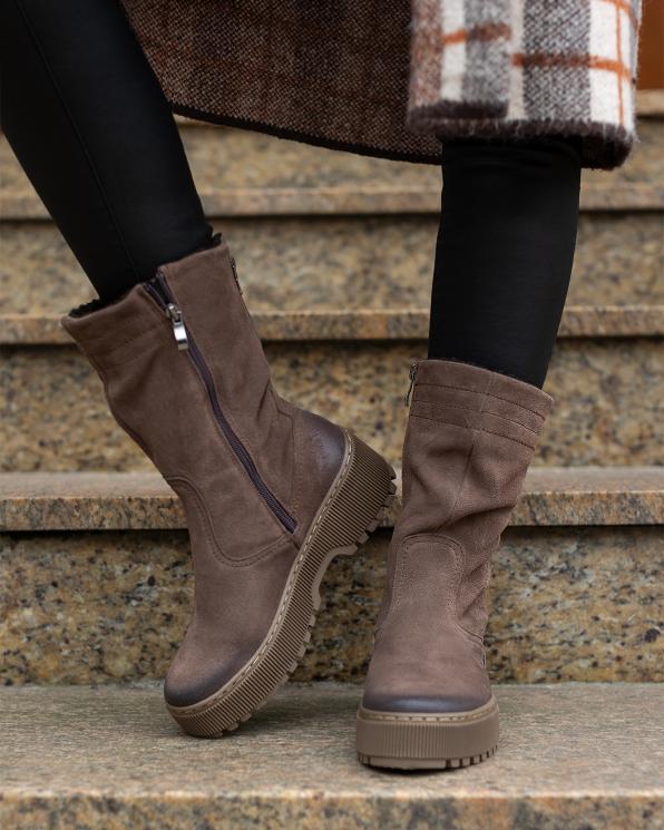 Brązowe botki damskie ze skóry welurowej na obcasie  043-276-BRĄZ-WEL