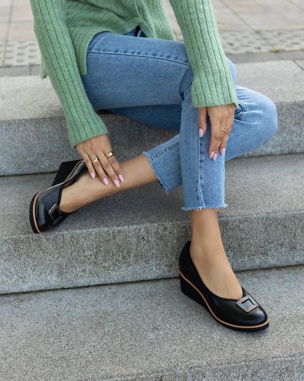 Czarne półbuty damskie skórzane na wysokim obcasie 119-6401-CZARNY