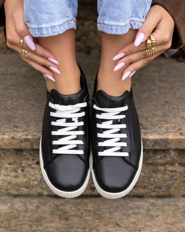 Czarne adidasy damskie skórzane z białą podeszwą  148-71072-CZARNY