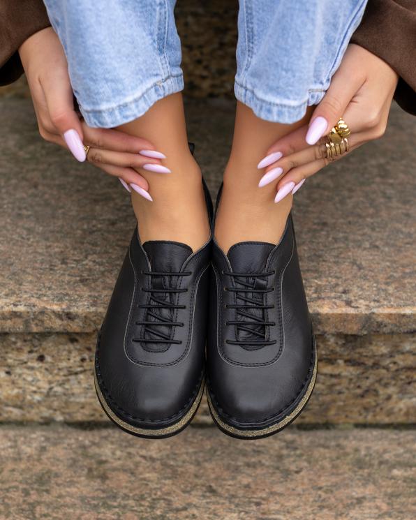 Czarne półbuty damskie ze skóry naturalnej na koturnie  148-21641-CZARNY