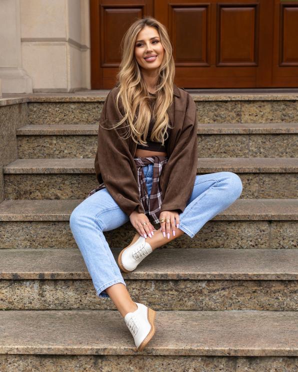 Jasnobeżowe półbuty damskie skórzane na koturnie 148-21641-BEŻ