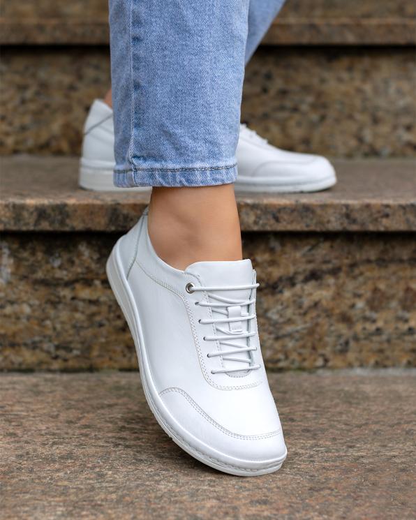 Białe półbuty sportowe damskie ze skóry licowej  148-168119-BIAŁY