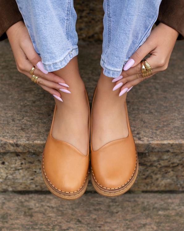 Rude półbuty damskie ze skóry licowej na koturnie  148-11641-RUDY