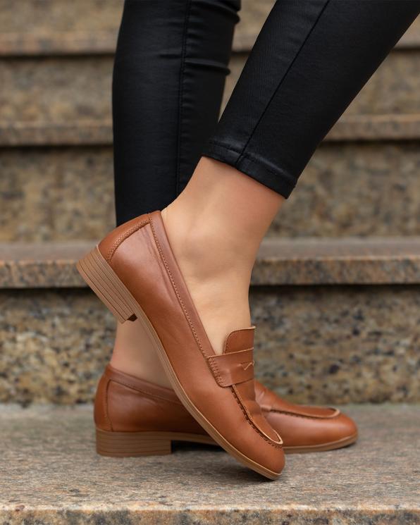 Brązowe mokasyny damskie skórzane na niskim obcasie  102-890-RUDY