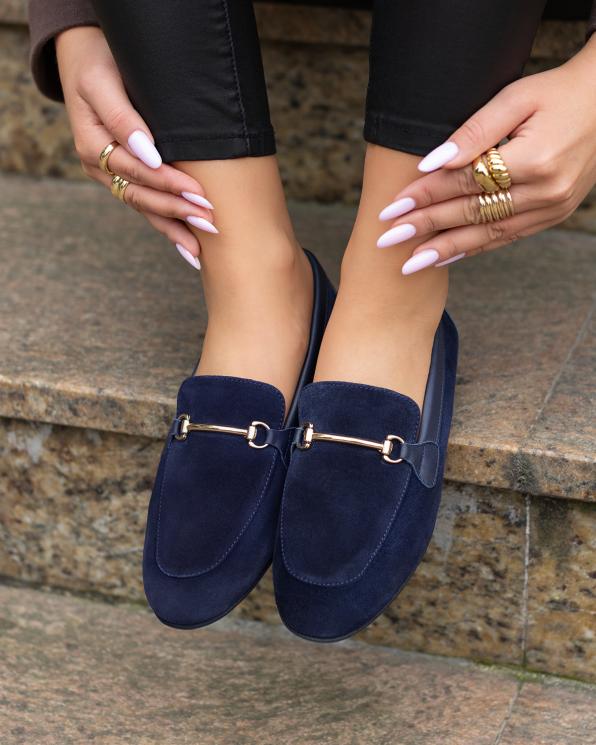 Granatowe mokasyny damskie zamszowe z klamrą na obcasie  102-870-GRANAT
