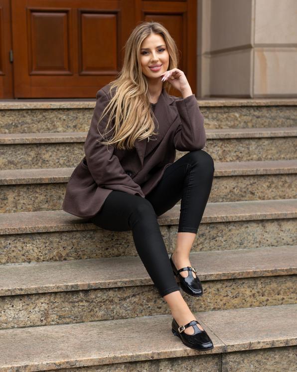 Czarne półbuty damskie ze skóry lakierowanej ze sprzączką 102-580-CZAR-LAK