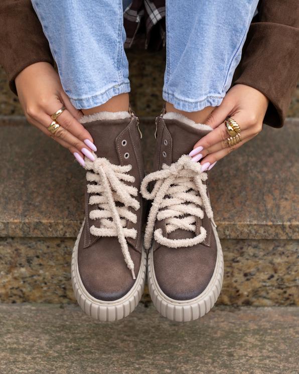 Brązowe botki damskie sznurowane ze skóry welurowej  043-986-brąz