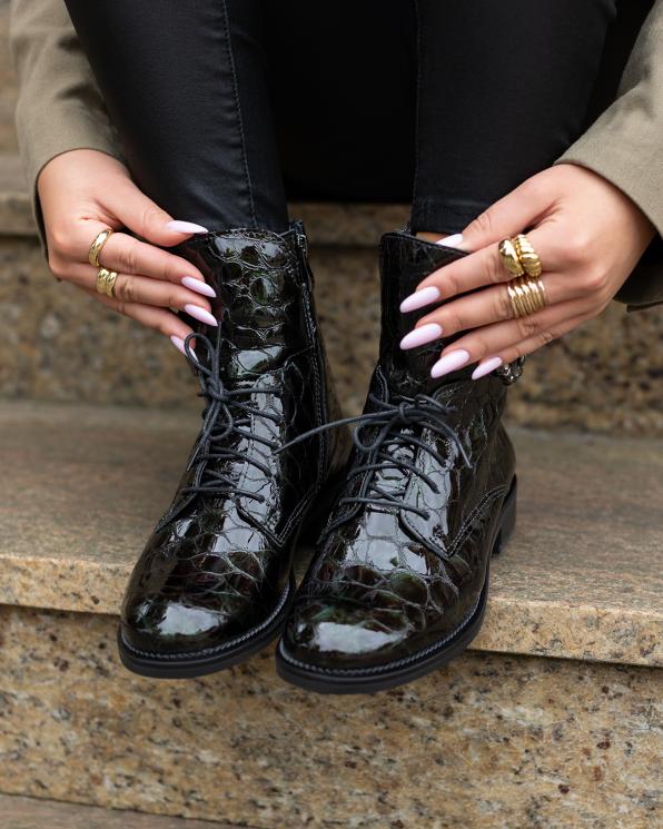 Ciemnozielone botki damskie sznurowane ze skóry lakierowanej  043-345-ZIELONY