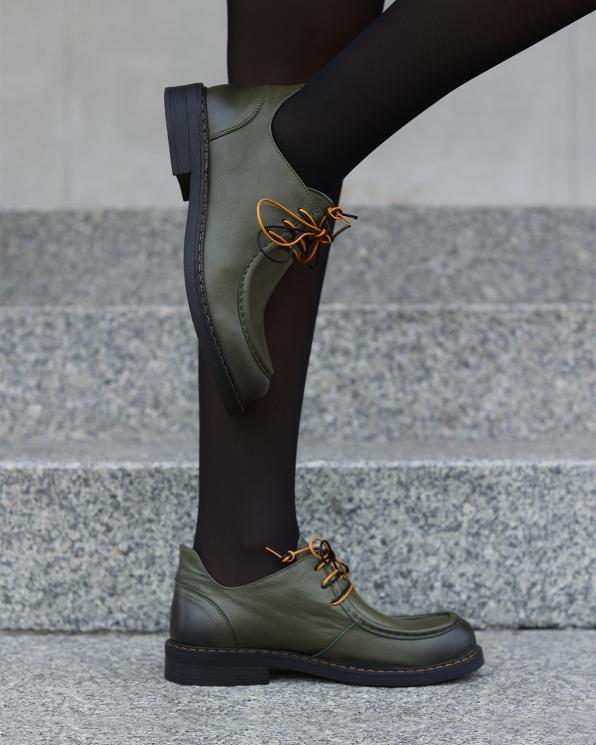 Ciemnozielone półbuty damskie ze skóry licowej 135-433762-ZIEL