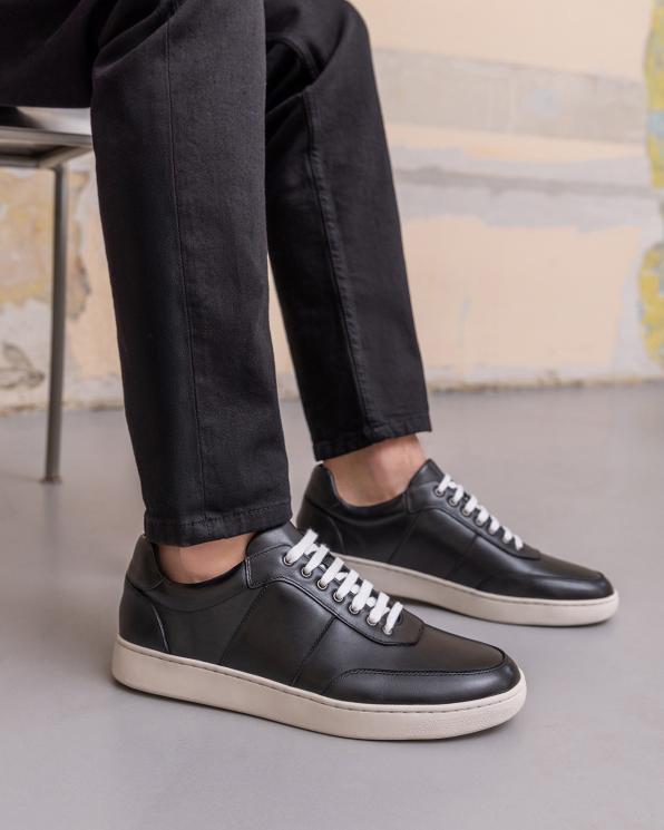 Czarne półbuty męskie sznurowane ze skóry licowej 151-0242-41-CZAR