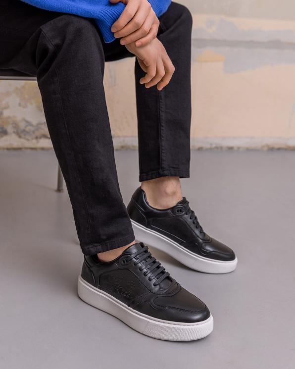 Czarne półbuty sportowe męskie ze skóry licowej na platformie 151-3242-11-CZAR