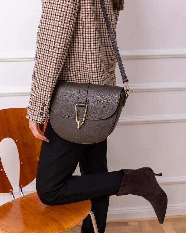 Czekoladowa torebka damska ze skóry licowej z klamrą 154-3356-CZEKOLADA