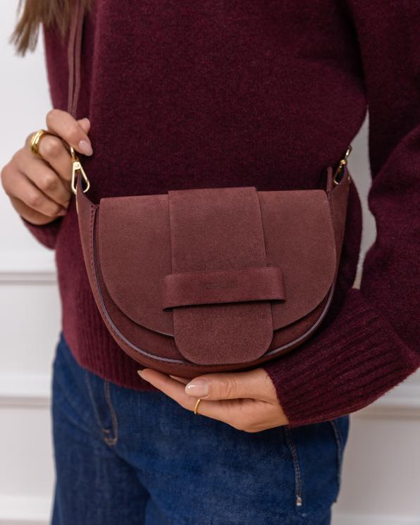 Bordowa mała torebka ze skóry zamszowej z klapką 154-2175-BORDO