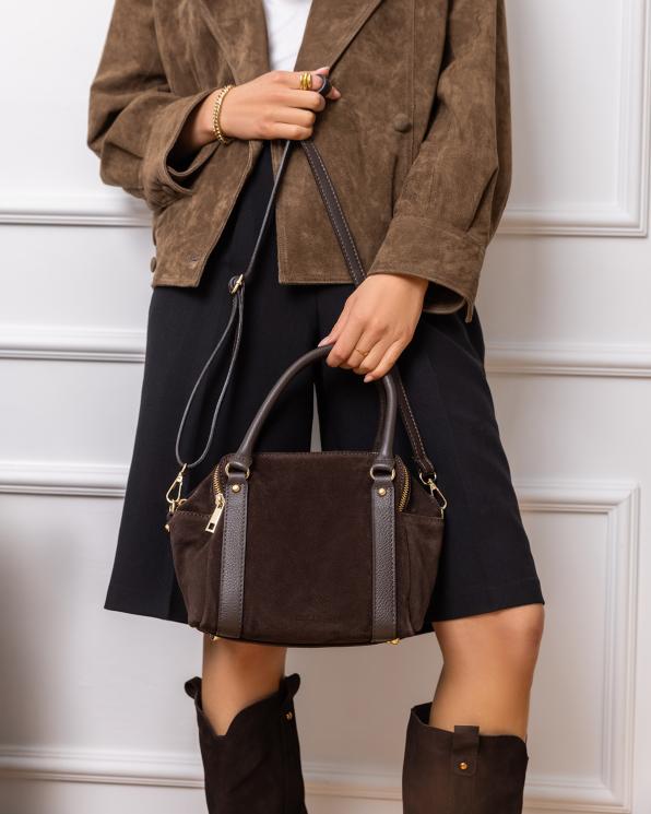 Czekoladowa mała torebka kuferek ze skóry licowej 154-7966-CZEKOLADA