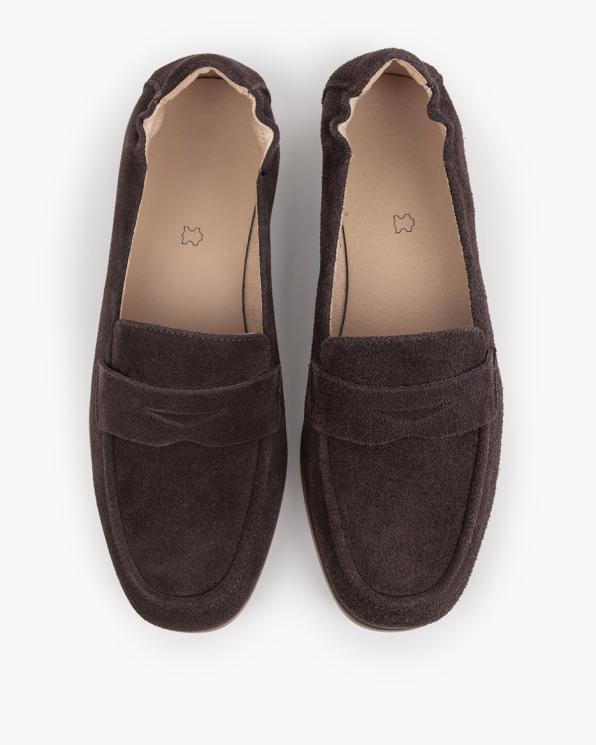 Czekoladowe mokasyny damskie ze skóry zamszowej 105-22181-BRĄZ