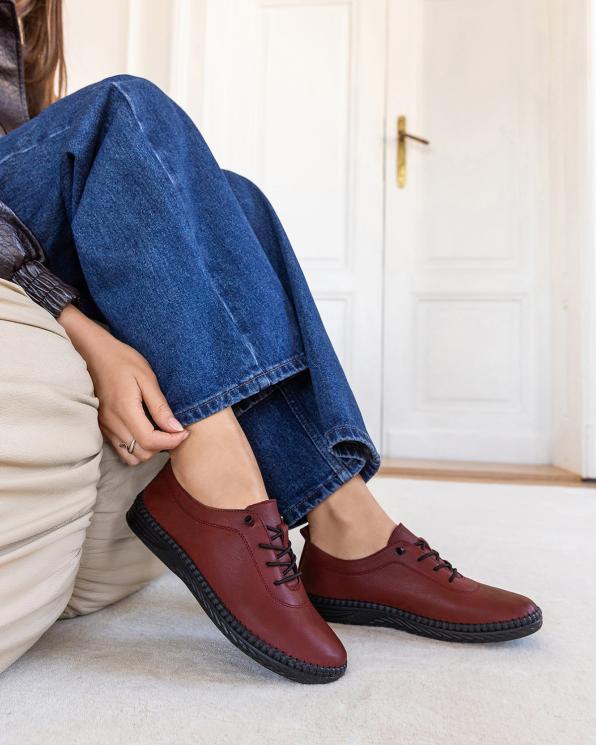 Bordowe półbuty damskie sznurowane ze skóry licowej 165-52042-BORDO
