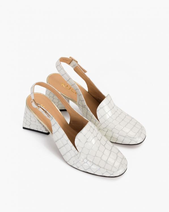 Białe sandały damskie lakierowane z motywem  119-7578-PIASKOW