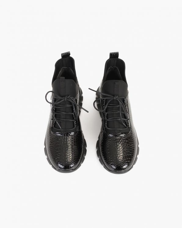 Czarne sneakersy lakierowane  105-78701-CZARNY
