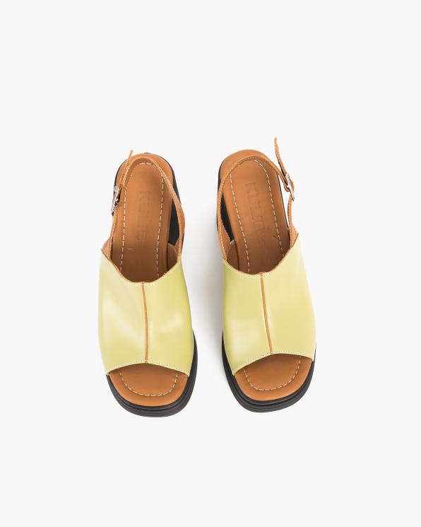 Limonkowe sandały damskie skórzane na koturnie  108-68-D35