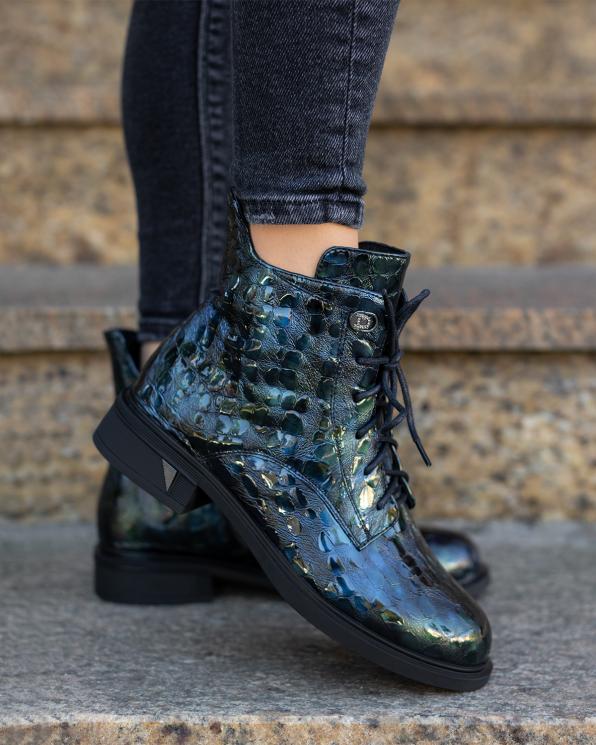 Ciemnozielone trzewiki damskie ze skóry lakierowanej z motywem 131-25-269-BLU