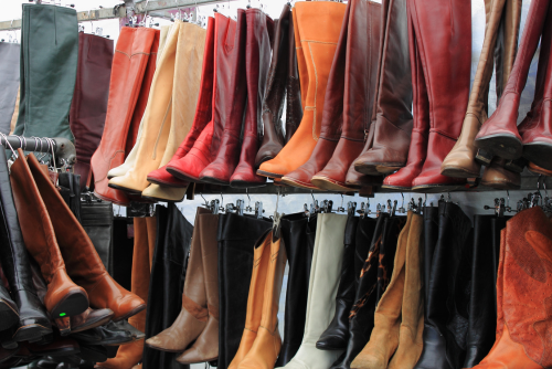 Zamszowe czy licowe? Jakie kozaki damskie wybrać na zimę 2025/2026