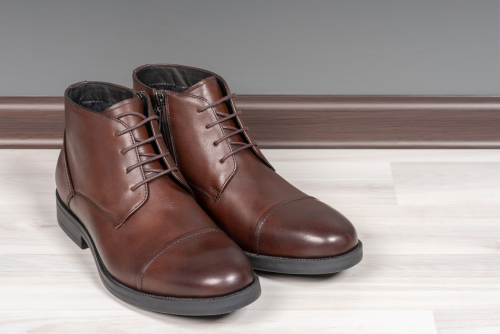 Męskie trzewiki zimowe – jak wybrać model, który wygląda elegancko?