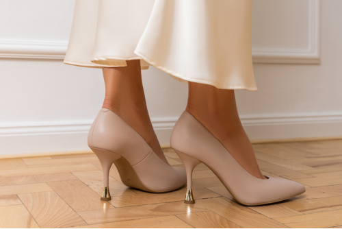 Jak stylizować czółenka na wysokim obcasie? Praktyczny przewodnik dla każdej okazji