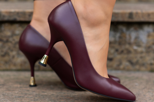 Jak stworzyć elegancką stylizację z klasycznymi czółenkami?