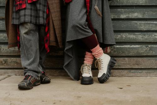 Buty sznurowane vs. wsuwane – co lepsze?