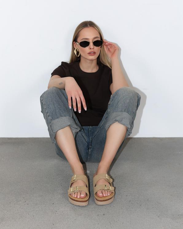 Beżowe klapki damskie zamszowe na platformie 105-756201-BEŻ