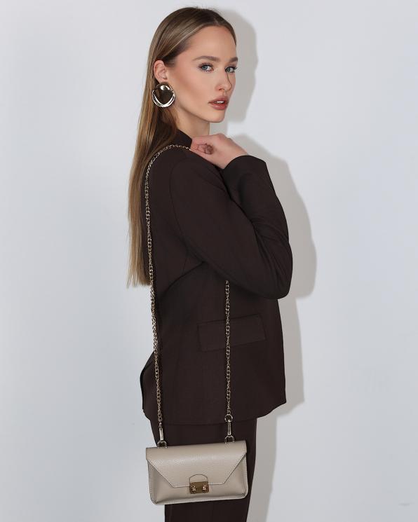 Beżowa mała torebka damska ze skóry licowej z łańcuszkiem 107-19-BEŻ