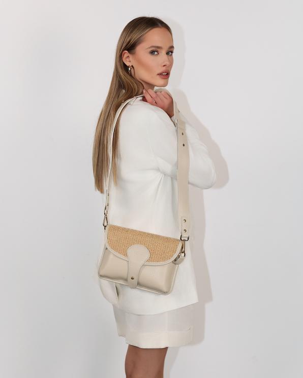 Kremowa listonoszka damska skórzana z plecioną klapką 107-20-KREM