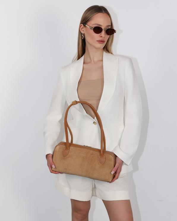 Ruda torebka damska typu bagietka ze skóry zamszowej 107-23-RUDY