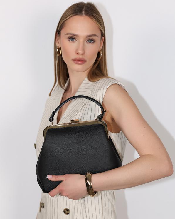 Czarna torebka damska typu kuferek skórzana 107-24-CZARNY