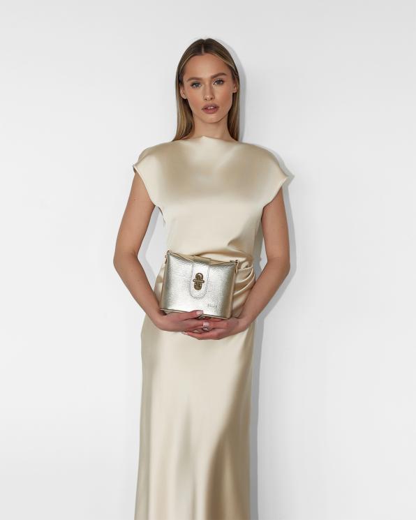 Złota mała torebka damska skórzana z ozdobnym zapięciem 107-6-ZŁOTY