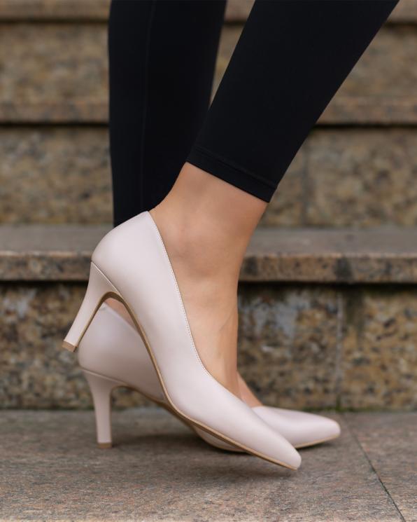 Beżowe czółenka damskie skórzane na szpilce 034-7873-BEŻ-LIC