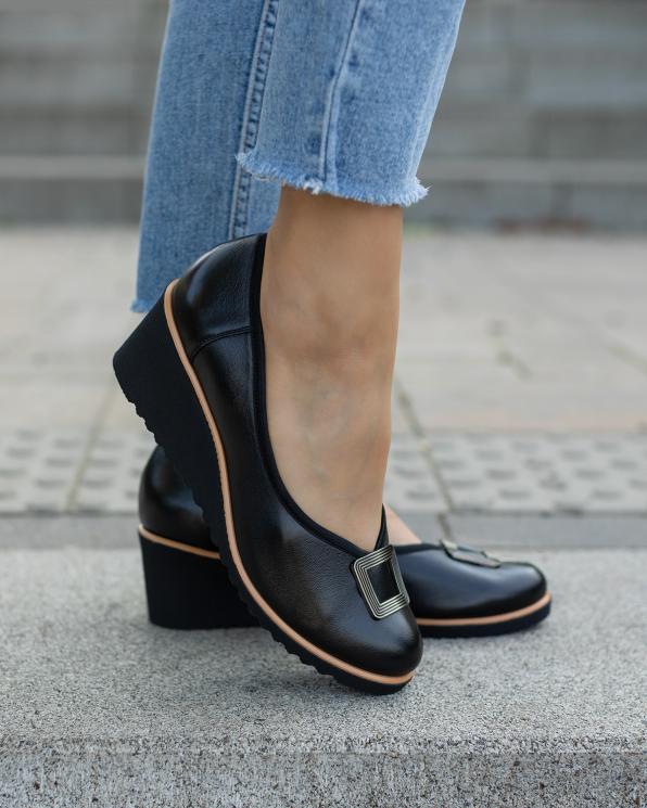 Czarne półbuty damskie skórzane na wysokim obcasie 119-6401-CZARNY