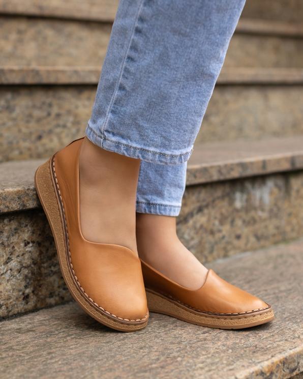 Rude półbuty damskie ze skóry licowej na koturnie 148-11641-RUDY