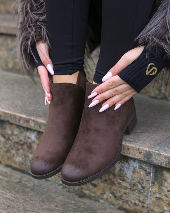 Czekoladowe botki damskie ze skóry ekologicznej 139-27421-BRĄZ