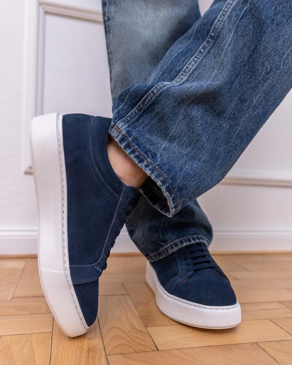 Granatowe trampki męskie ze skóry nubukowej 151-3242-51-NAVY