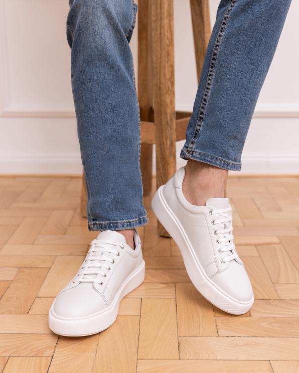 Białe trampki męskie ze skóry licowej na platformie 151-3242-31-BIAŁ