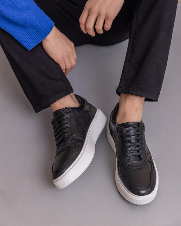 Czarne półbuty sportowe męskie ze skóry licowej na platformie 151-3242-11-CZAR