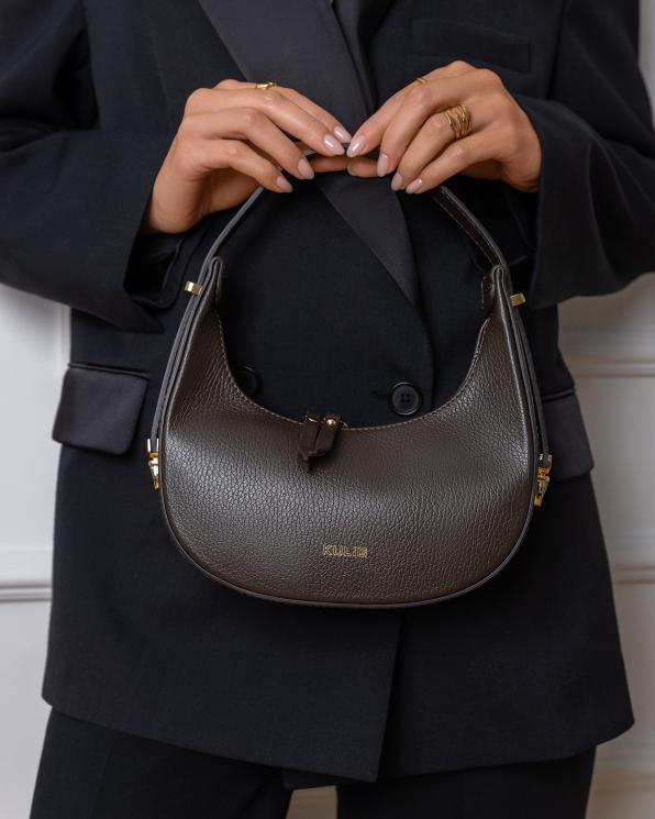 Czekoladowa mała torebka hobo ze skóry licowej 154-4456-CZEKOLADA